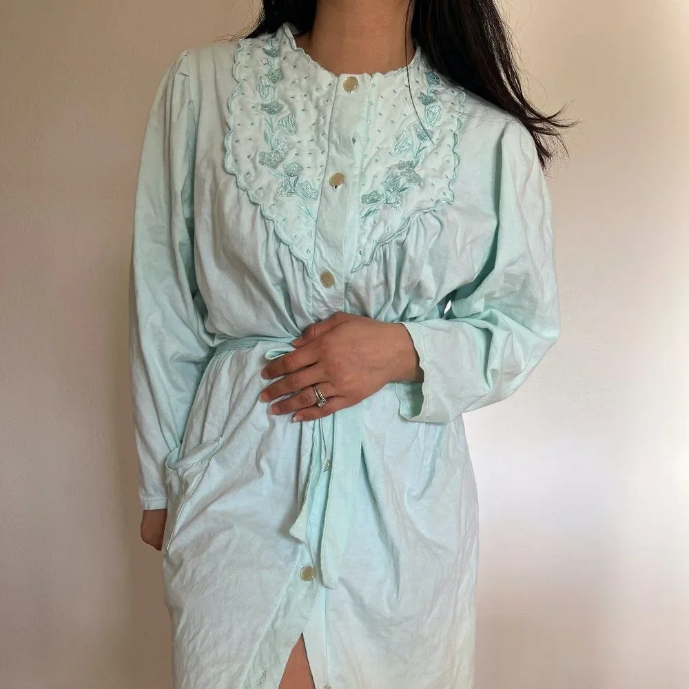 Vintage 1970s soft knit green long sleeve robe embroidered yoke detail medium - Picture 2 of 10